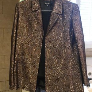 Kasper 2 piece ladies suit.